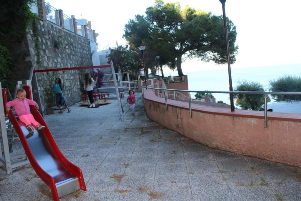 Conca Verde Appartamento Sul Mare Marina dʼMarina dʼAndora Екстериор снимка